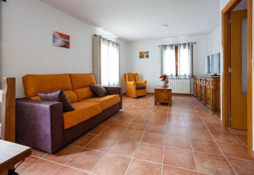 Hostal Antiguo Hospital Linares de Mora Екстер'єр фото
