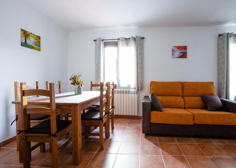 Hostal Antiguo Hospital Linares de Mora Екстер'єр фото