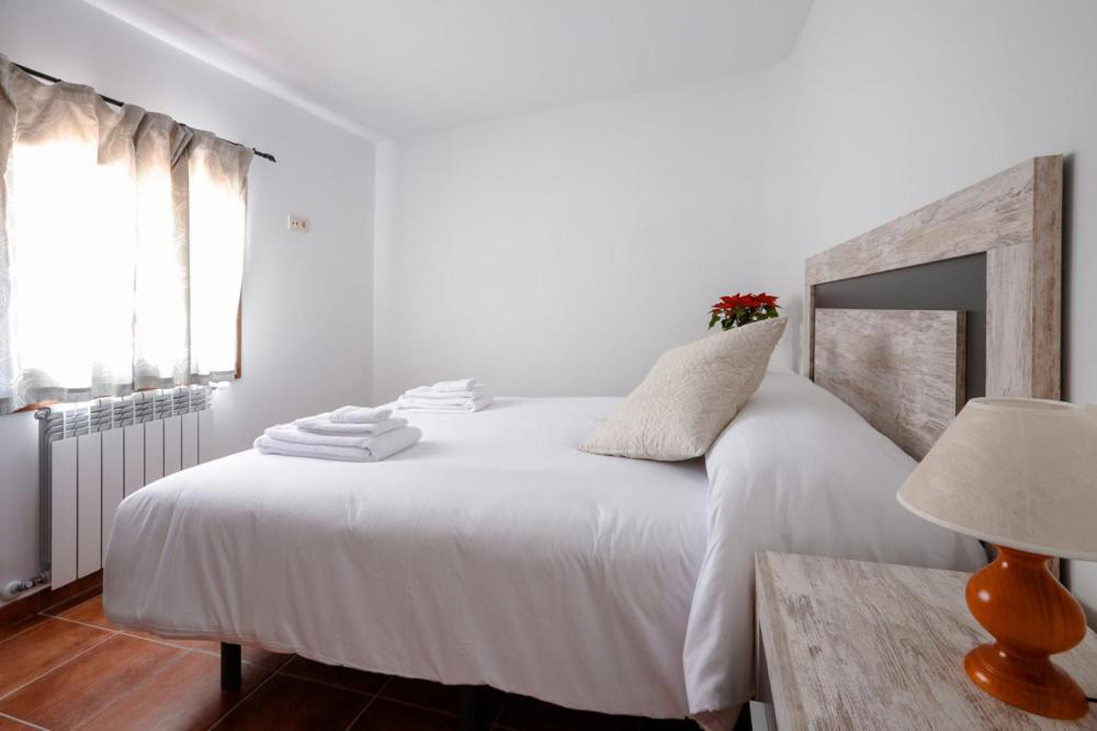 Hostal Antiguo Hospital Linares de Mora Екстер'єр фото