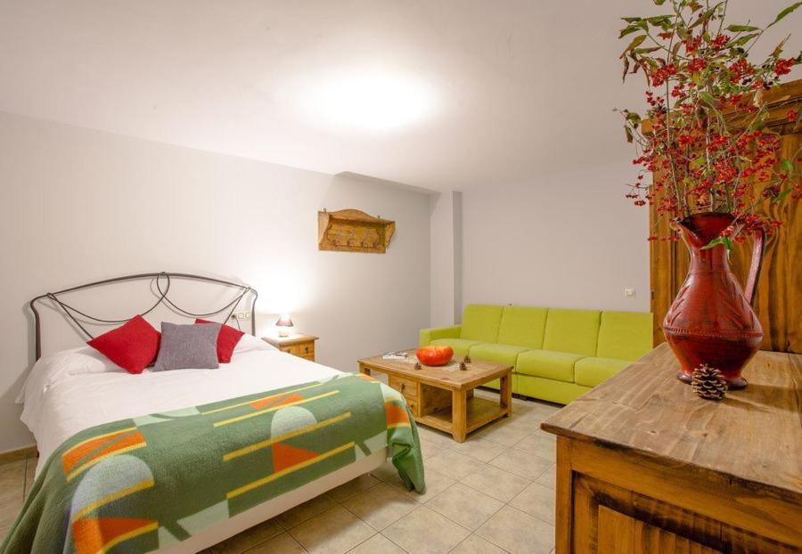 Hostal Antiguo Hospital Linares de Mora Екстер'єр фото