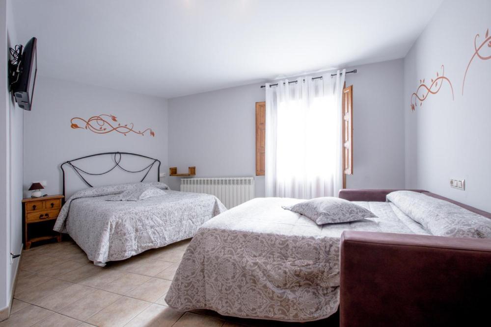 Hostal Antiguo Hospital Linares de Mora Екстер'єр фото