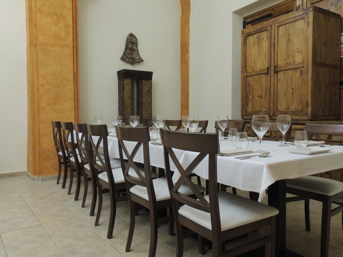 Hostal Antiguo Hospital Linares de Mora Екстер'єр фото