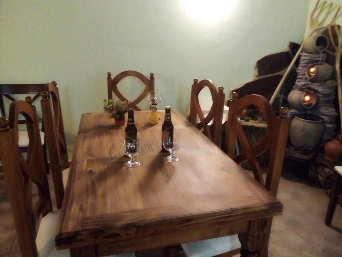Hostal Antiguo Hospital Linares de Mora Екстер'єр фото