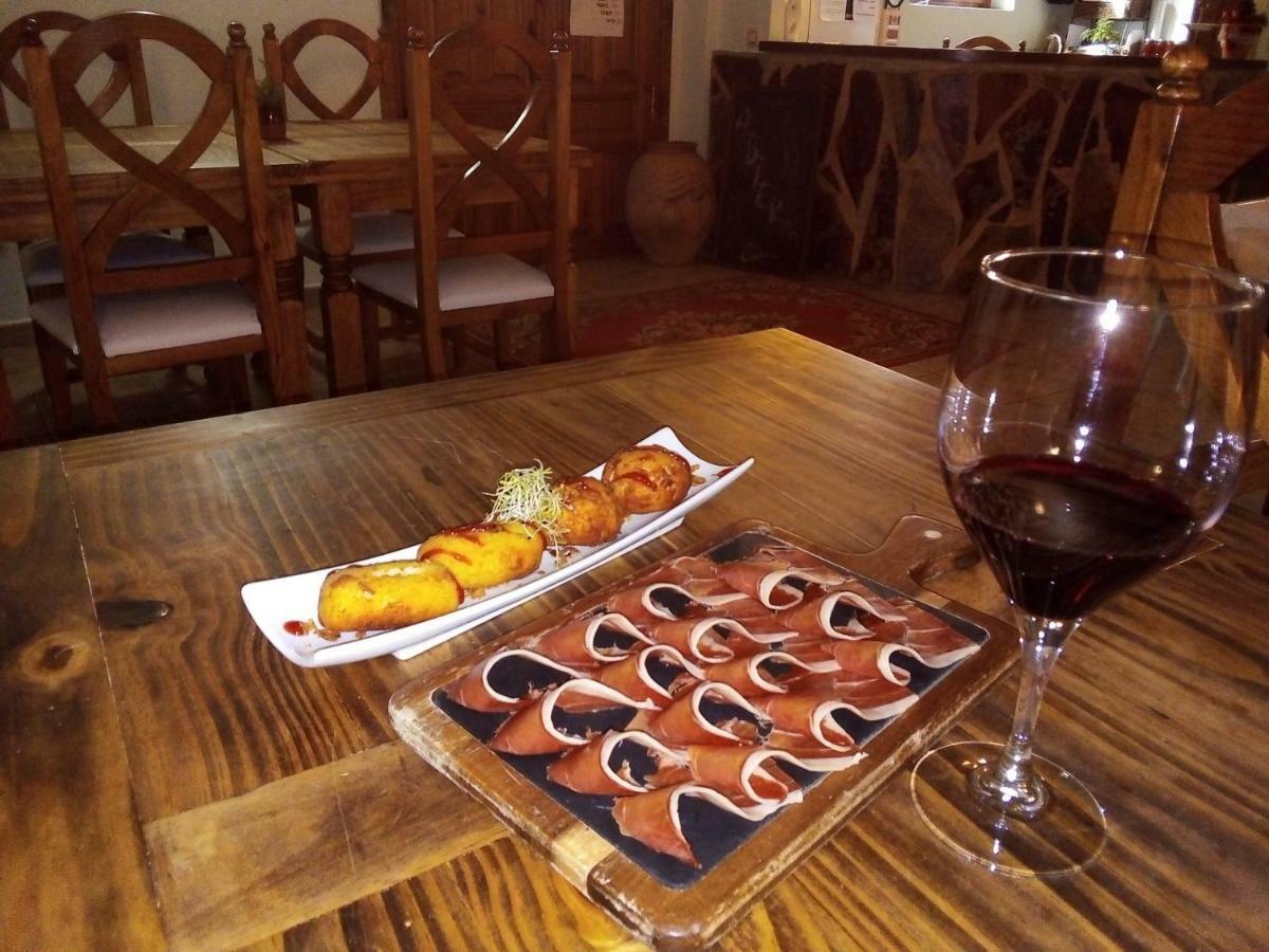 Hostal Antiguo Hospital Linares de Mora Екстер'єр фото