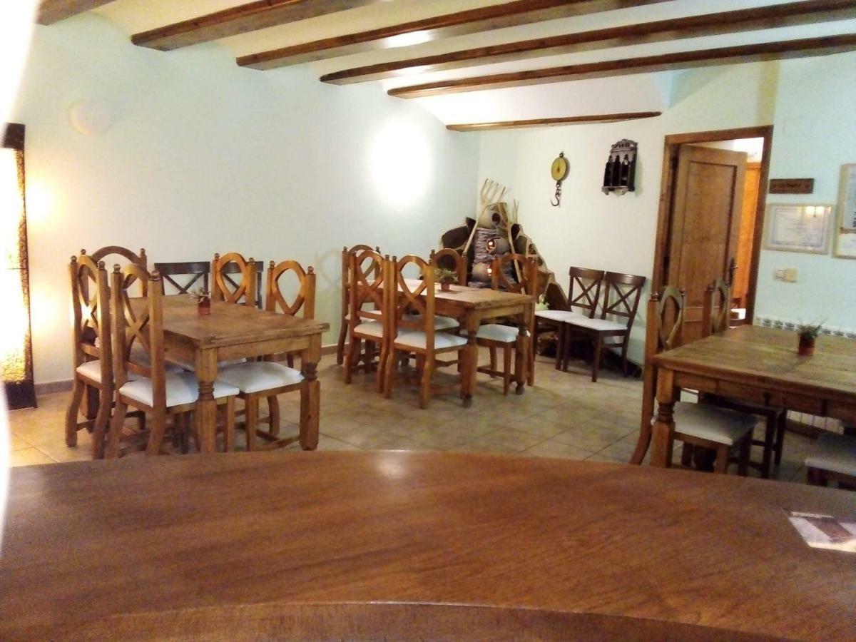 Hostal Antiguo Hospital Linares de Mora Екстер'єр фото