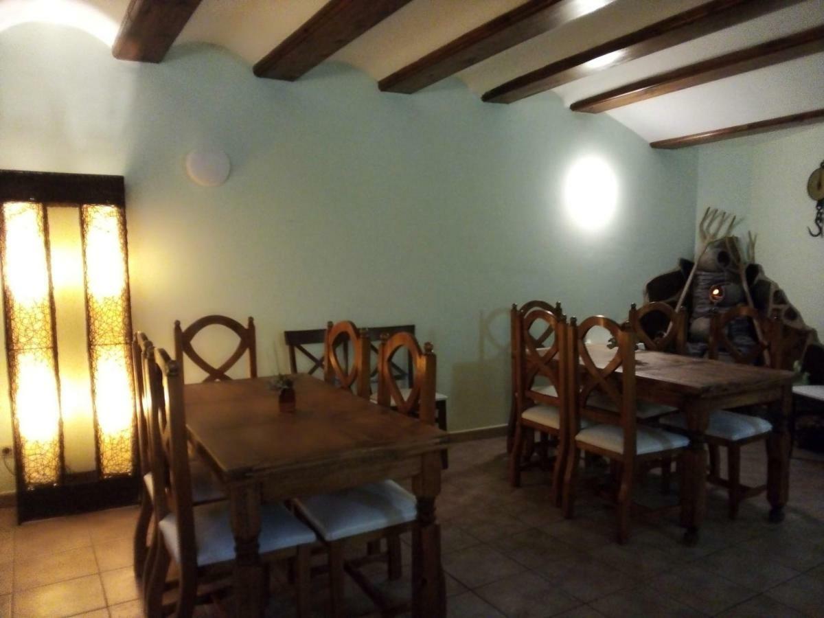 Hostal Antiguo Hospital Linares de Mora Екстер'єр фото