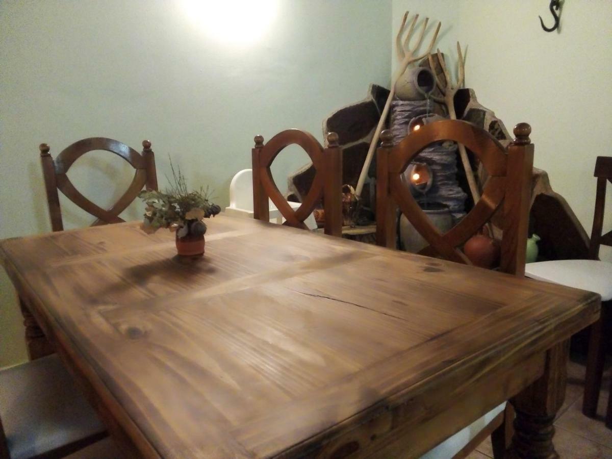 Hostal Antiguo Hospital Linares de Mora Екстер'єр фото